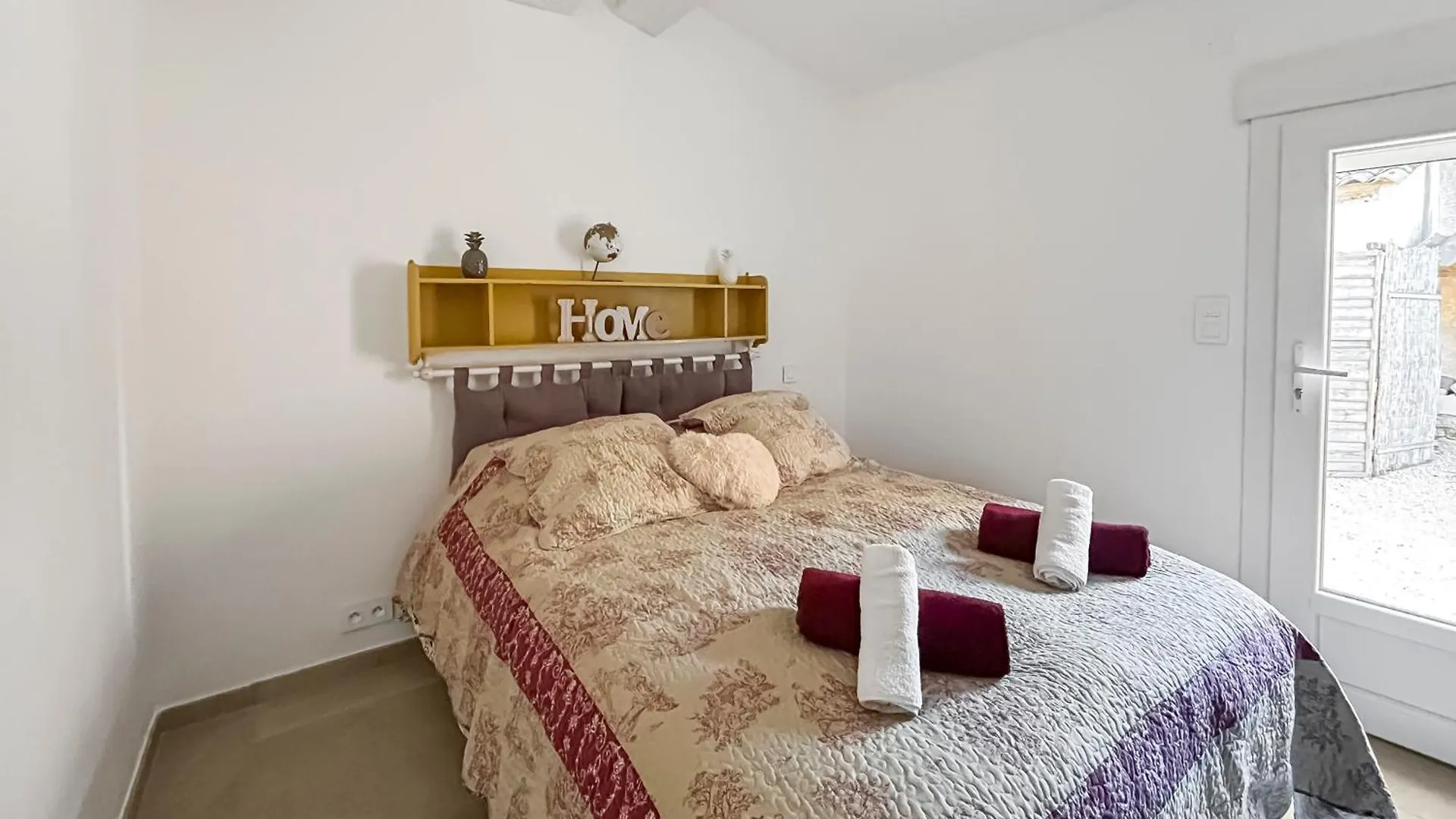 Holiday home Maison Provencale De Charme Au Coeur Du Luberon Saint-Saturnin-les-Apt
